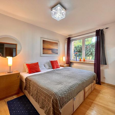 Villa In A Bio Garden - You Will Save Money Here Praga Esterno foto